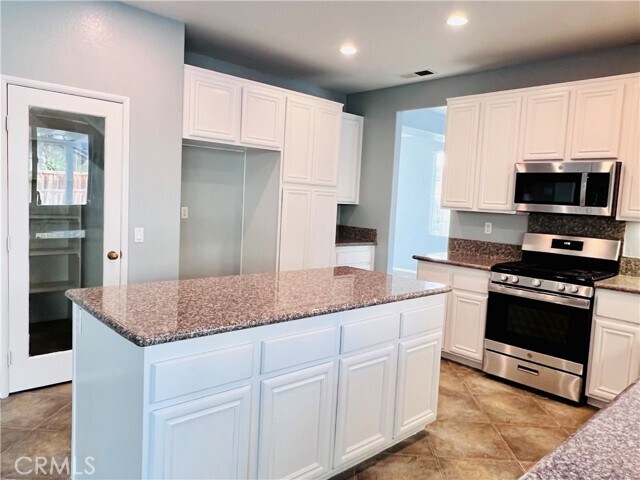 Building Photo - 7056 Mackinaw Ct