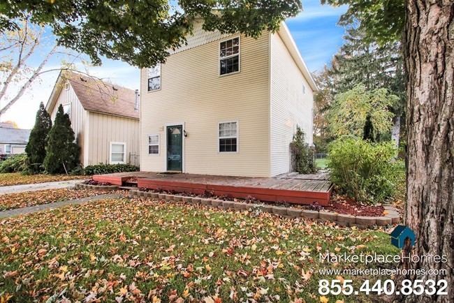 Building Photo - 73414 Floral St