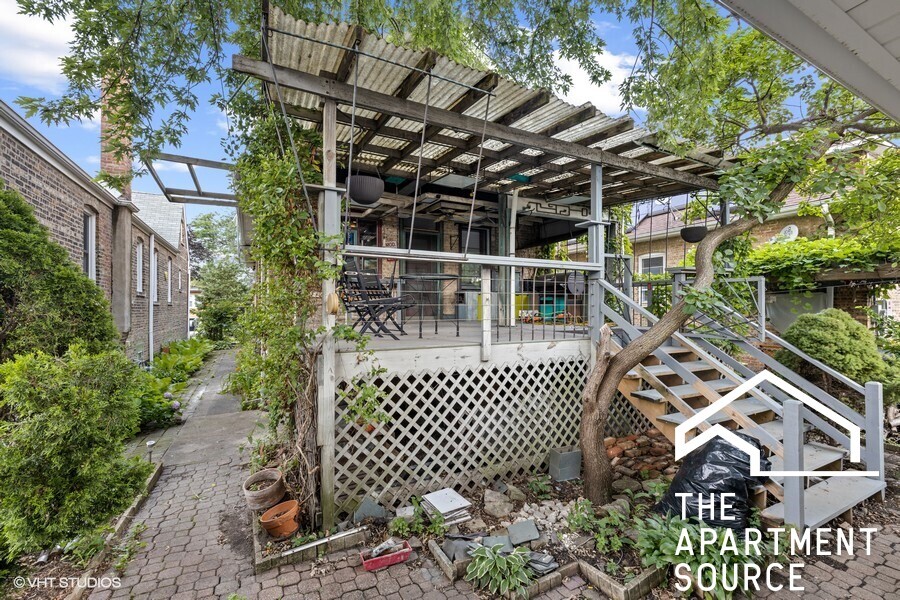 Building Photo - 1805 Scoville Ave