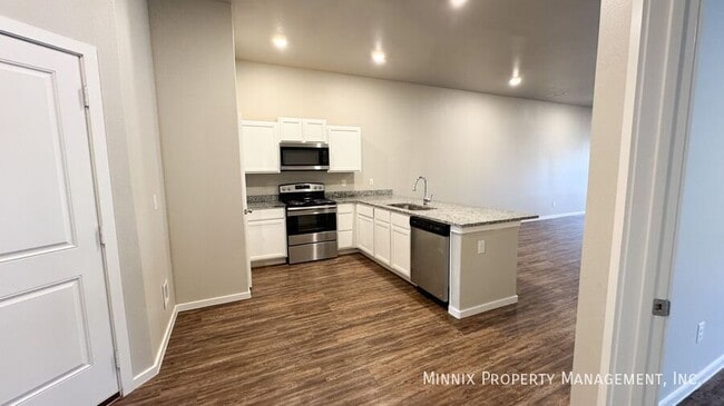 Building Photo - 2107 Langford Ave