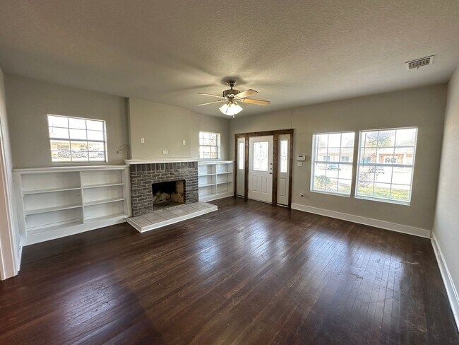 Foto del edificio - Lovely little home for rent in Wills Point!