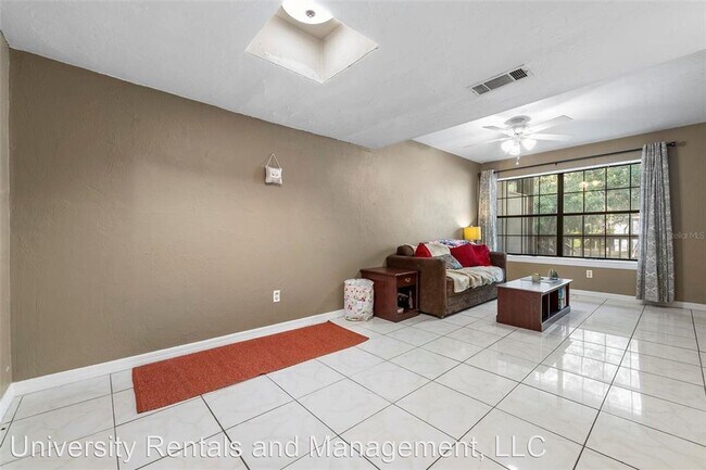 Foto del edificio - 2 br, 1.5 bath House - 430 NW 15TH ST