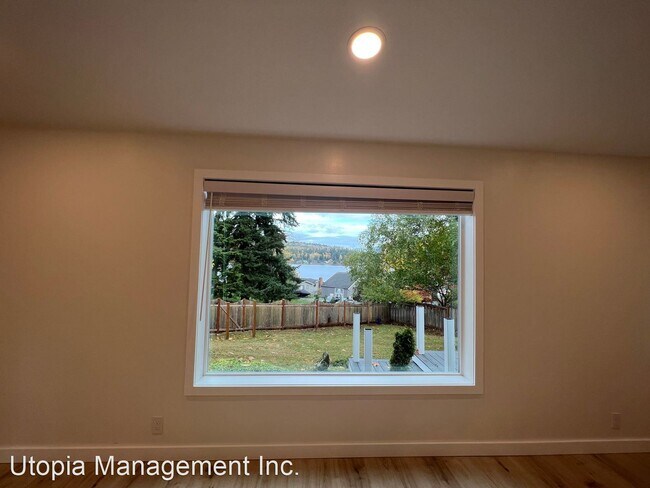 Foto del edificio - 3 br, 2 bath House - 4900 Fremont Street