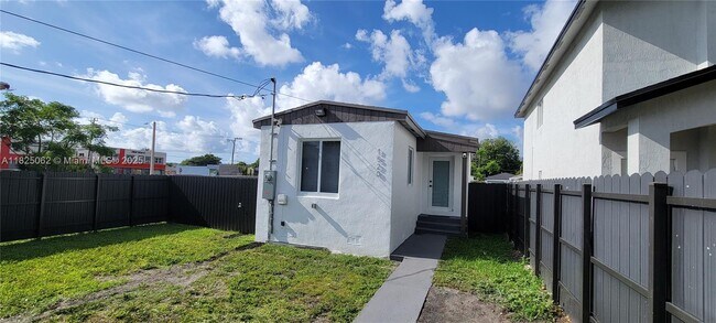 Foto del edificio - 1520 NW 69th St
