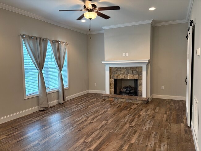 Building Photo - 185 Ridge Pointe Dr