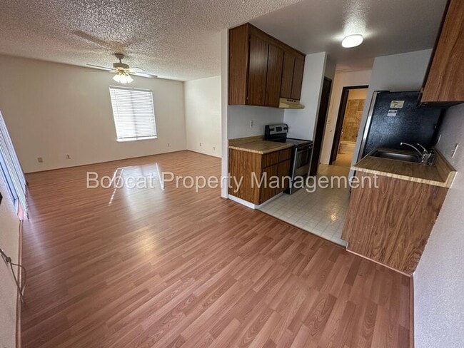 Foto del edificio - 400 S Saliman Rd