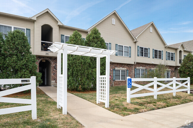 Building Photo - Arthur Commons Apartments