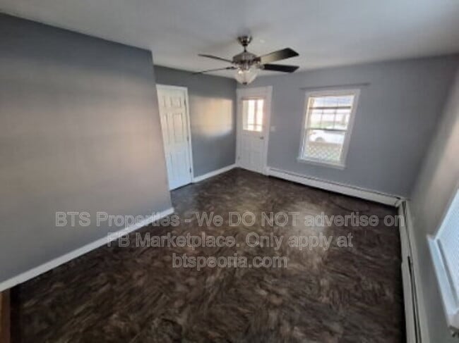 Building Photo - 114 S Cedar St