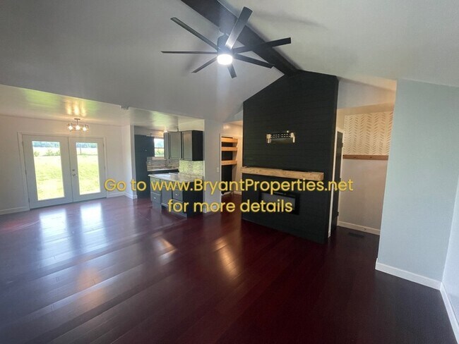 Foto del edificio - White House - 3 Bedroom 1-Bath