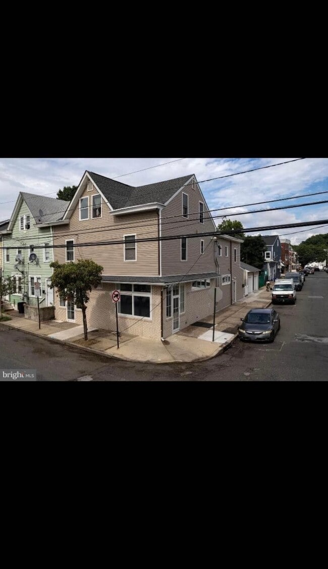 Photo - 80-82-82 Jersey St (Trenton, NJ) House