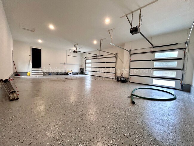 Foto del edificio - 1505 N Green Creek Rd
