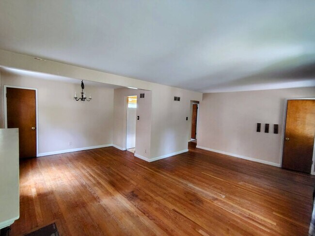 Foto del edificio - 130 Turf Ct
