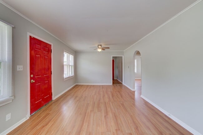 Building Photo - 1020 E Apache St
