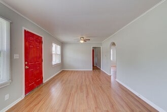 Building Photo - 1020 E Apache St