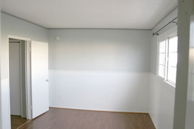 Building Photo - 10030 Owensmouth Ave