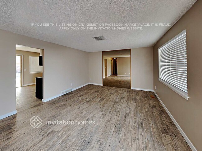 Foto del edificio - 11088 Newland St