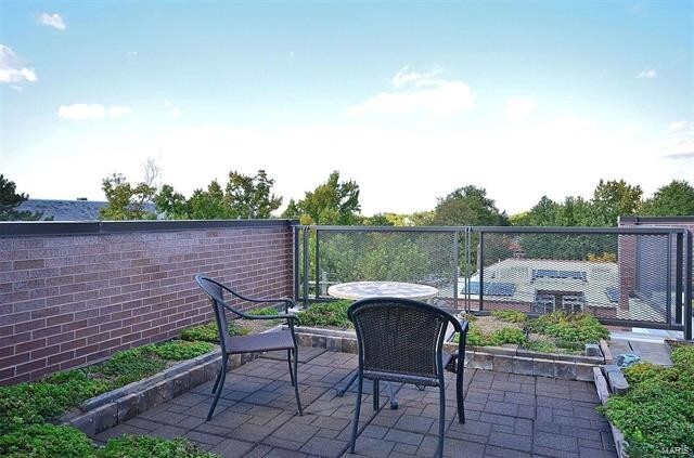 Foto del edificio - 6451 Clayton Rd