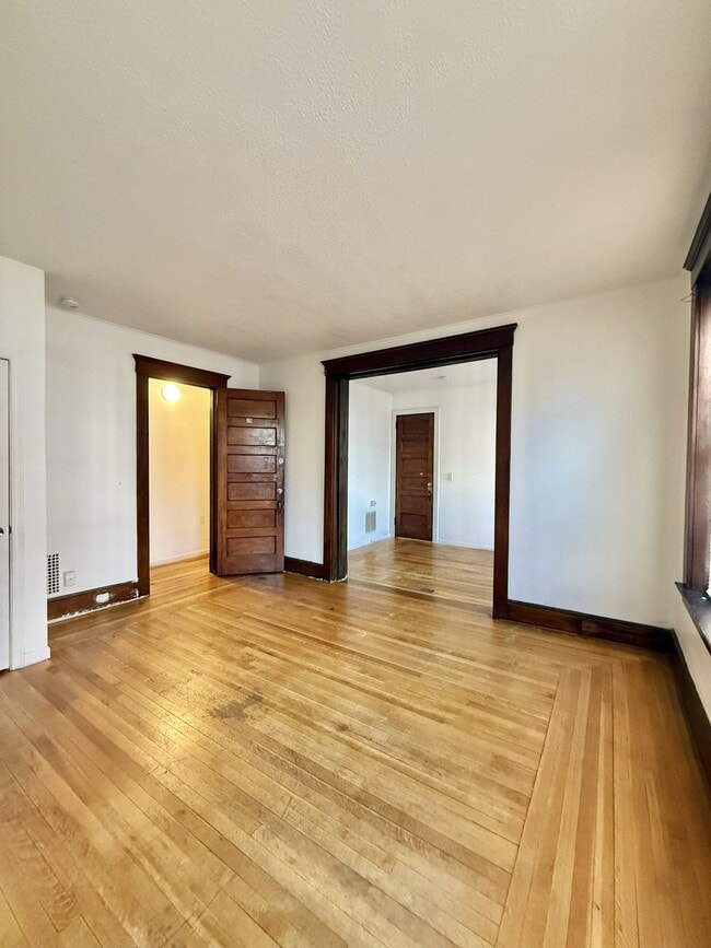 Building Photo - 322 Edgewood Ave