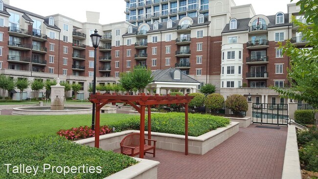 Building Photo - 1 br, 1 bath House - 229 N Poplar Street U...