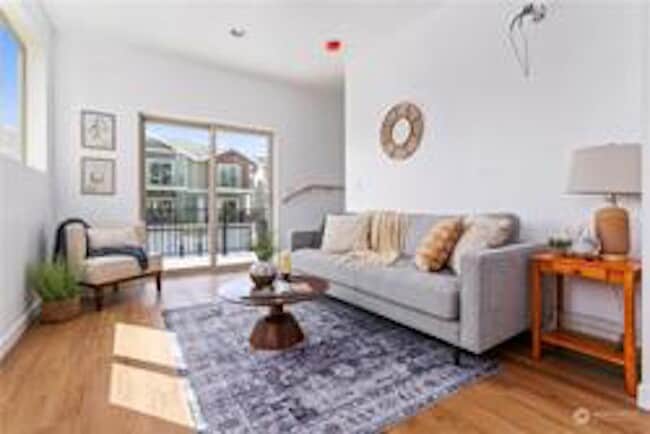 Building Photo - 2041 Salam Lp