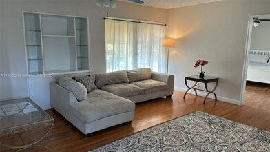 Building Photo - 90 Isle of Venice Dr