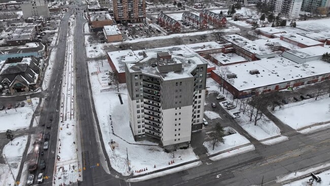  - 3122 Hurontario Street