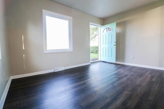 Foto del edificio - 7411 Chestnut Ave
