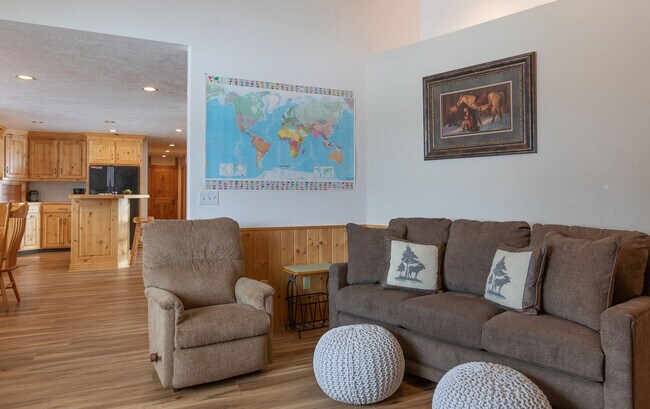 Foto del edificio - 807 Hidden Estates Ln