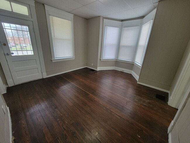 Building Photo - 6023 Lantana Ave 5BR/1.5BA (Cincinnati)