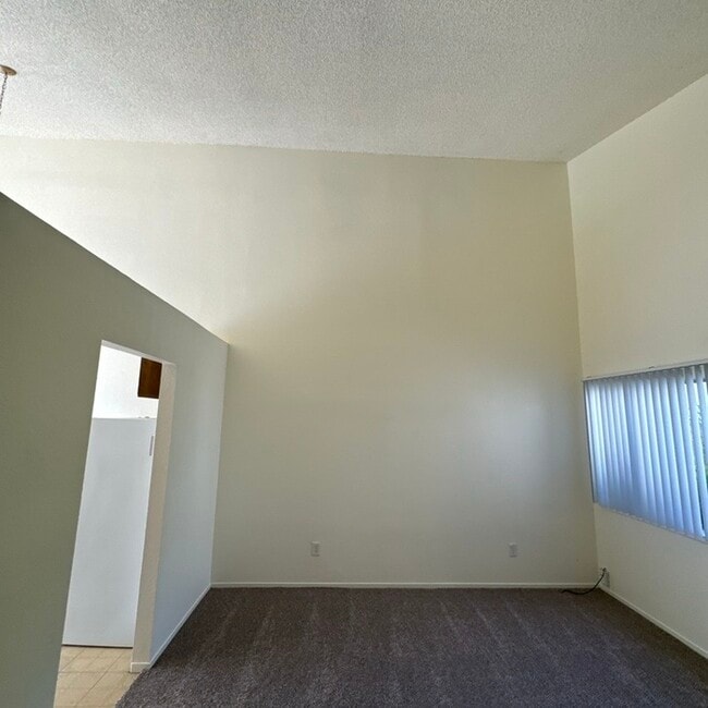 Building Photo - 9362 Mira Del Rio Dr