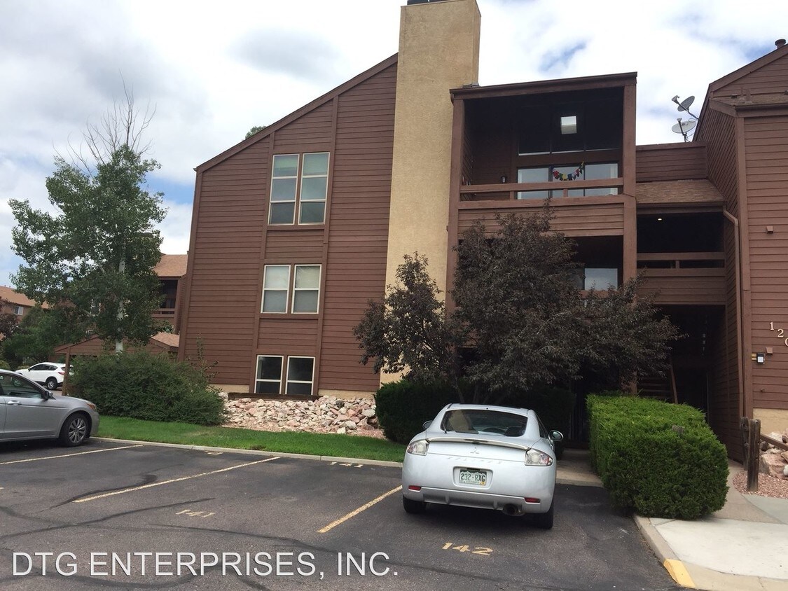 120 W Rockrimmon Blvd, Colorado Springs, CO 80919 House Rental in