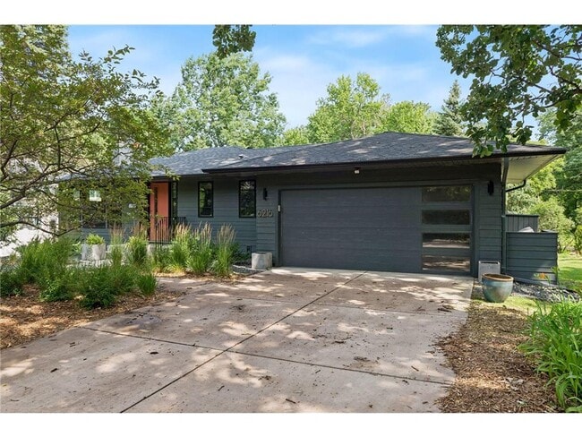 Building Photo - 6216 Maloney Ave