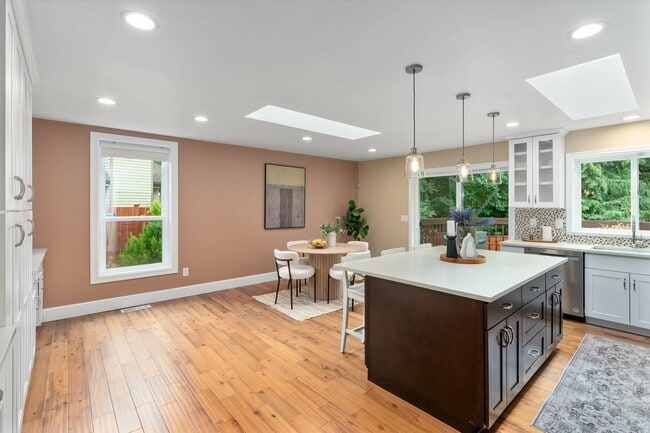 Foto del edificio - 6315 142nd Ave SE