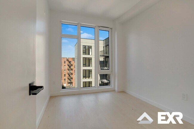 Building Photo - 14815 89th Ave