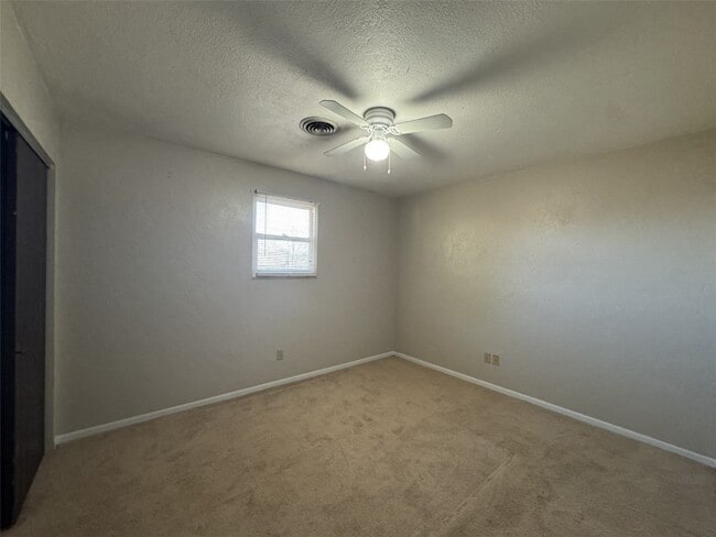 Building Photo - 106 Osterhage Dr