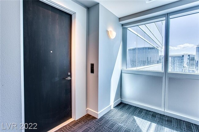 Building Photo - 4471 Dean Martin Dr