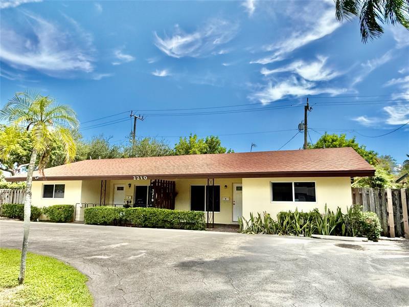 Foto principal - 2210 NE 54th St