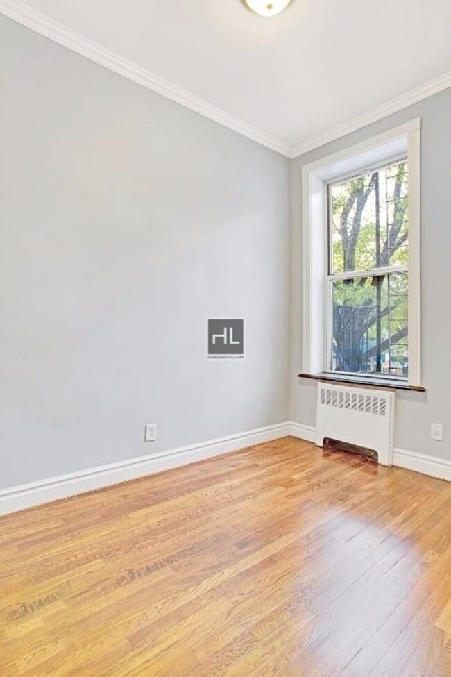 Building Photo - Hudson Street