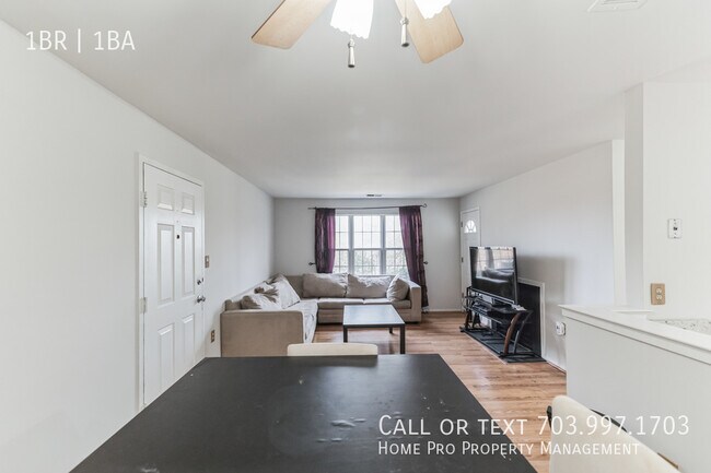 Foto del edificio - 7703 Lexton Pl #A, Springfield, VA