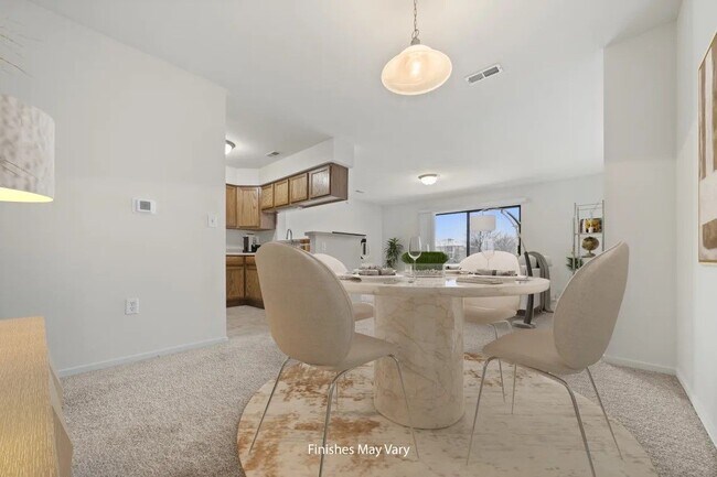 El comedor Matthew - Prairie Lakes Apartments