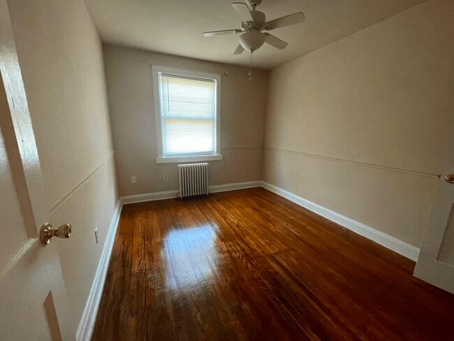 Foto del edificio - 1330 Dartmouth Ave