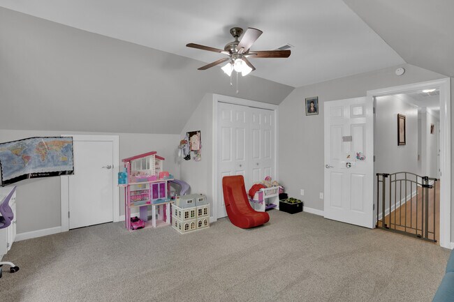 Building Photo - 3 Stagbriar
