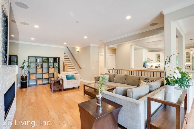 Foto del edificio - 4 br, 3.5 bath House - 3341 Oak Knoll Drive