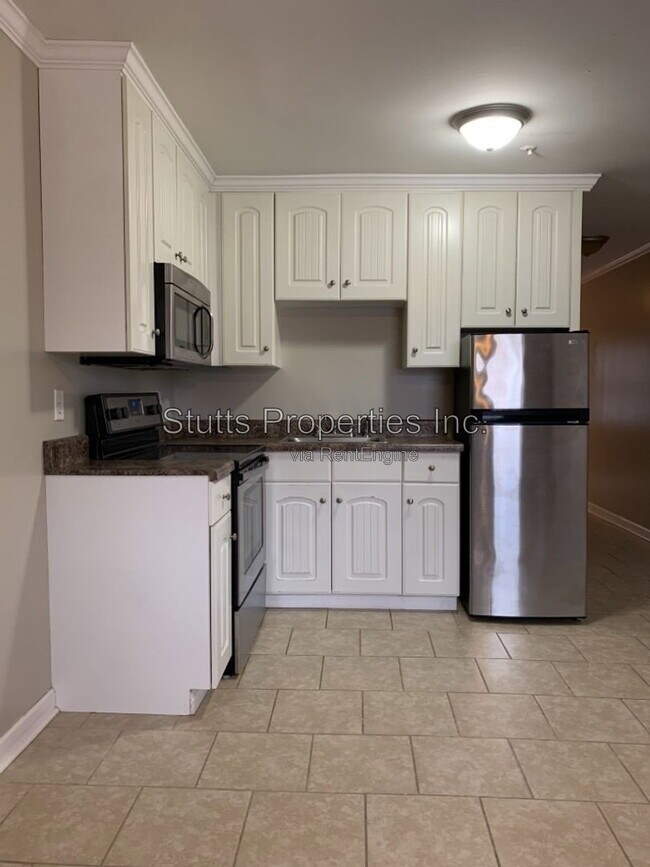 Building Photo - 414 Hermitage Dr