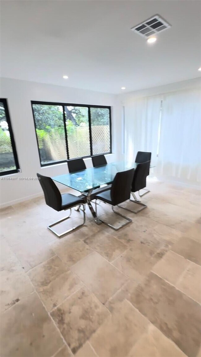 Foto del edificio - 820 NW 50th St