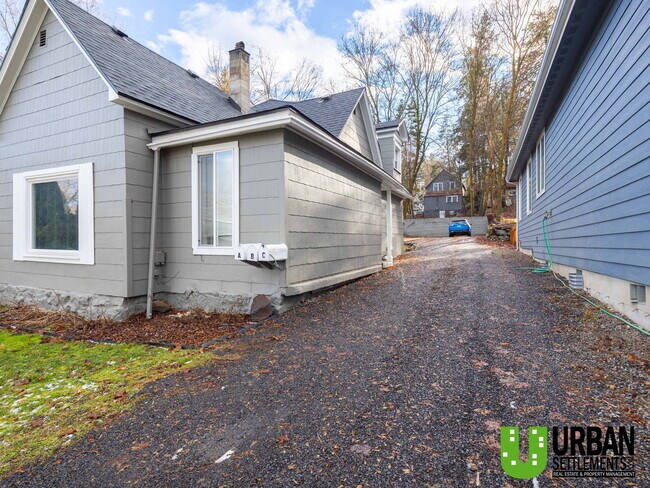 Foto del edificio - 370 E 8th Ave