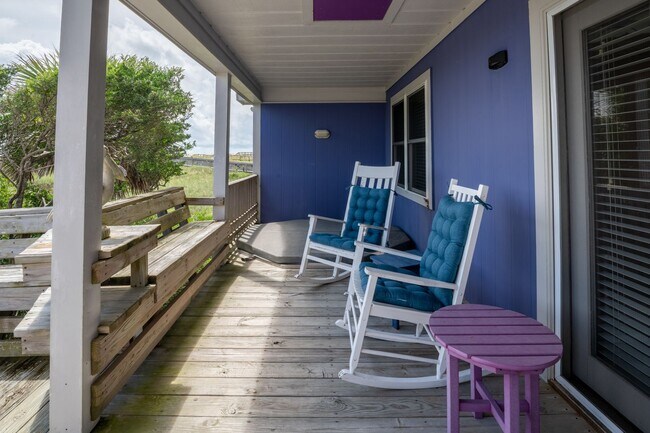 Building Photo - FURNISHED OFF-SEASON MONTHLY RENTAL-STARTI...