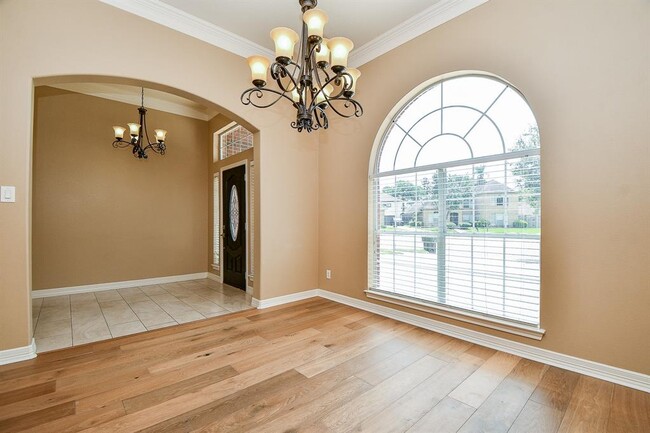 Building Photo - 7206 San Ramon Dr