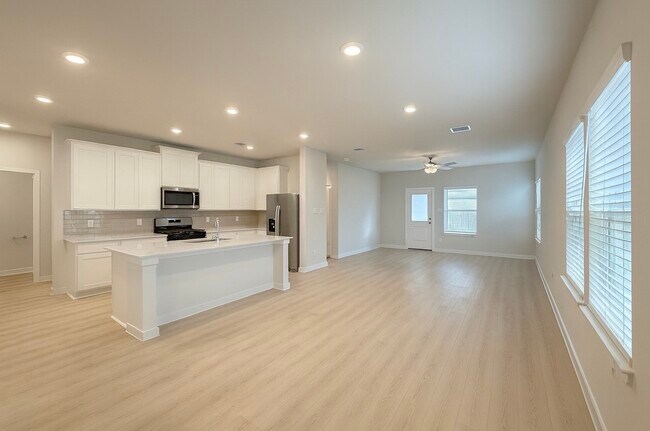 Foto del edificio - 3931 Flora Fld Dr