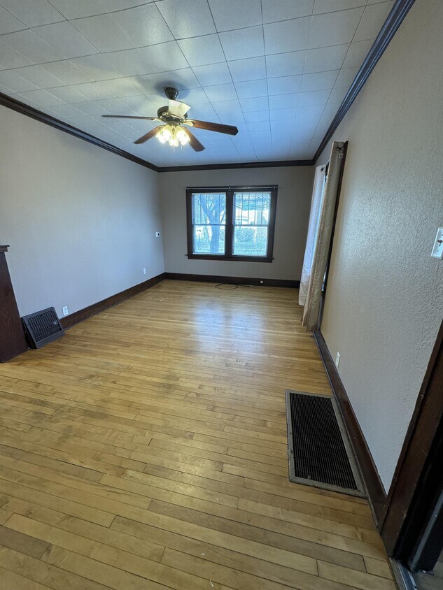 1401 S Duluth Ave Unit 1, Sioux Falls, SD 57105 Apartment for Rent in